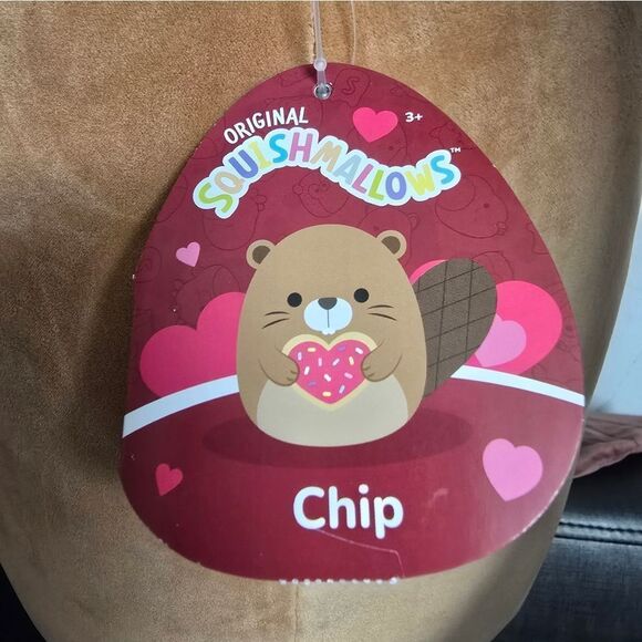 Squishmallows Original 16 inch Chip The Brown Beaver Holding Heart - Picture 3 of 7